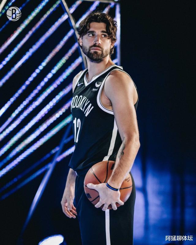 爱游戏实时更新赛事动态-从多特蒙德冲刺阶段战术微调到赛后布鲁克林篮网官宣签约，关键时刻成都蓉城备战荷甲